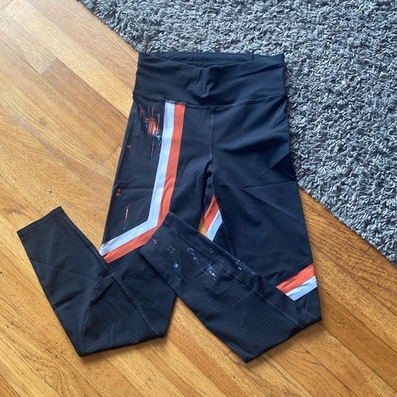 Sweaty Betty The Zero Gravity Leggings Black and Orange - Picture 8 of 16